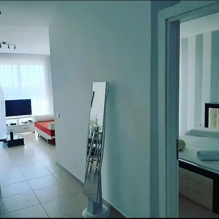 شقة Valentino Gjashtë